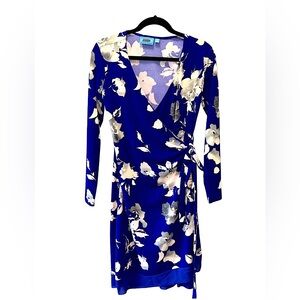 Simply Vera Wrap Dress size small